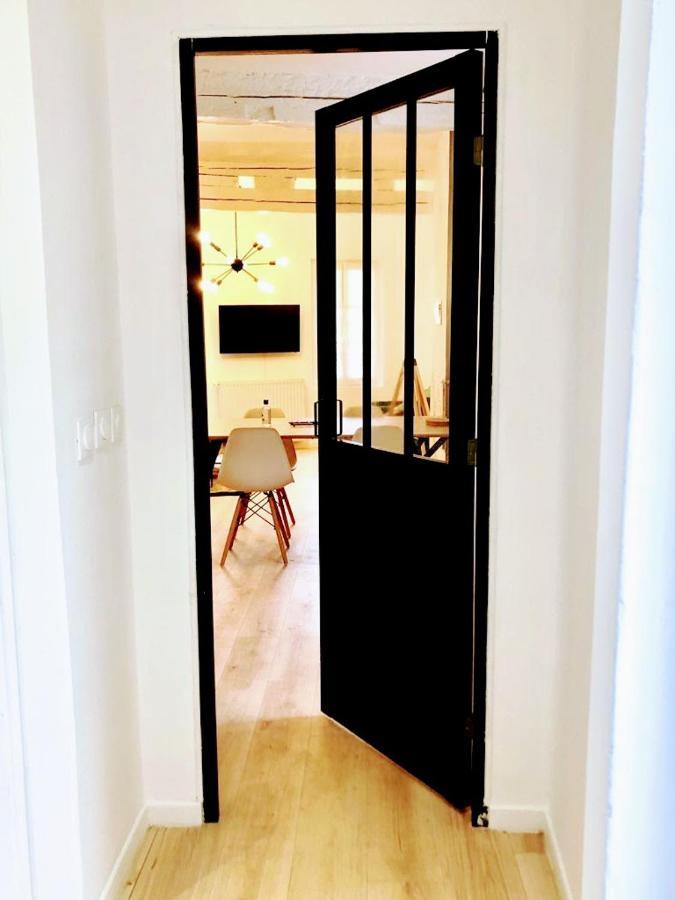 Une Maison Design Dans Le Centre Ville فوا المظهر الخارجي الصورة